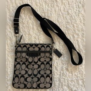 Coach Signature Swing Crossbody Purse Black Mahogany Adjustable Strap